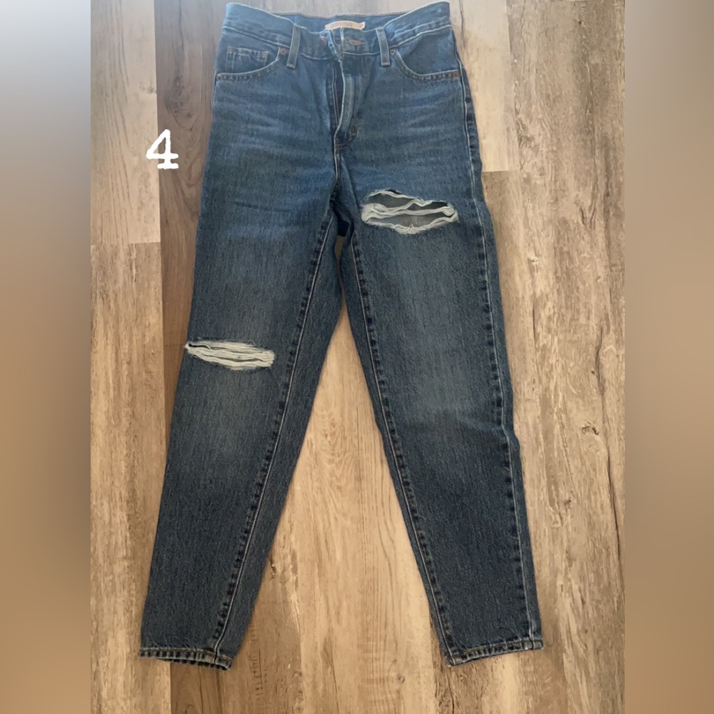 Levi’s high waisted mom jean size 25